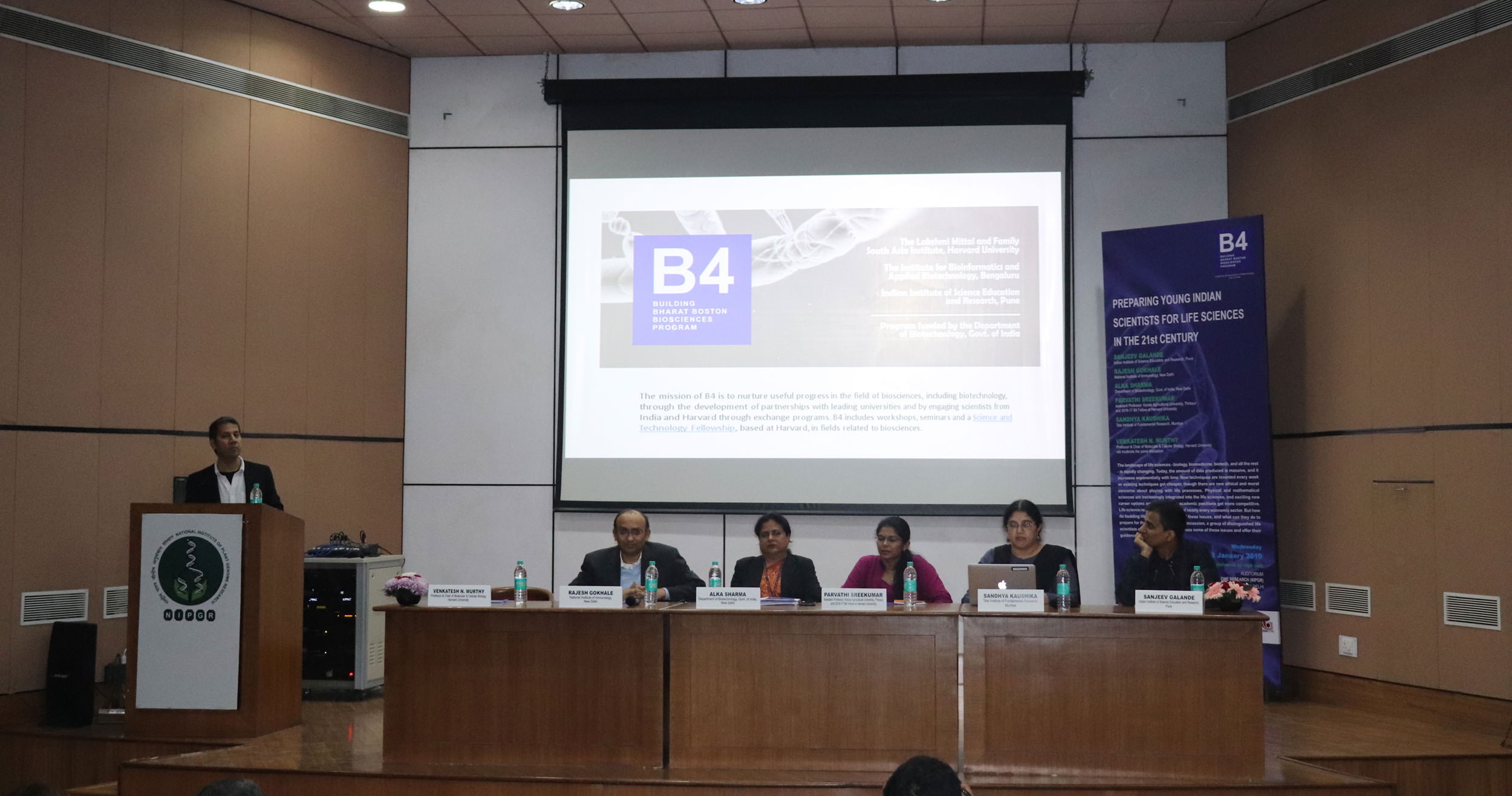 Dr. Venki Murthy speaks at a B4 Seminar in India.