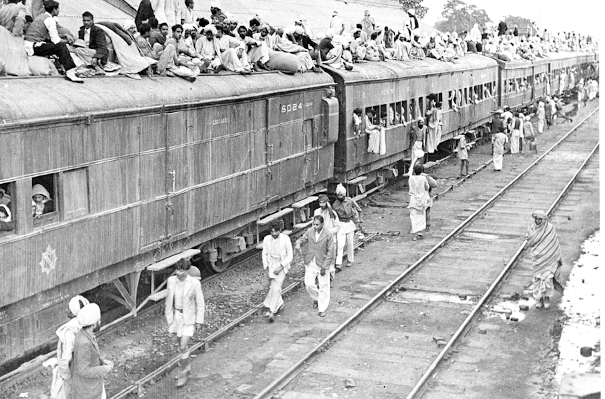 A_refugee_special_train_at_Ambala_Station_during_partition_of_India